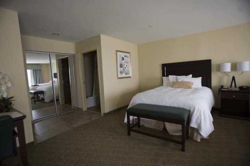 Hampton Inn & Suites Dallas-Arlington-South Номер фото